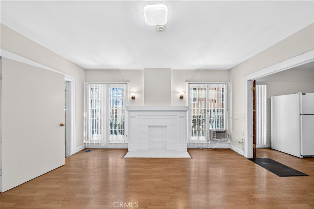 139 S Manhattan Property Photo 10