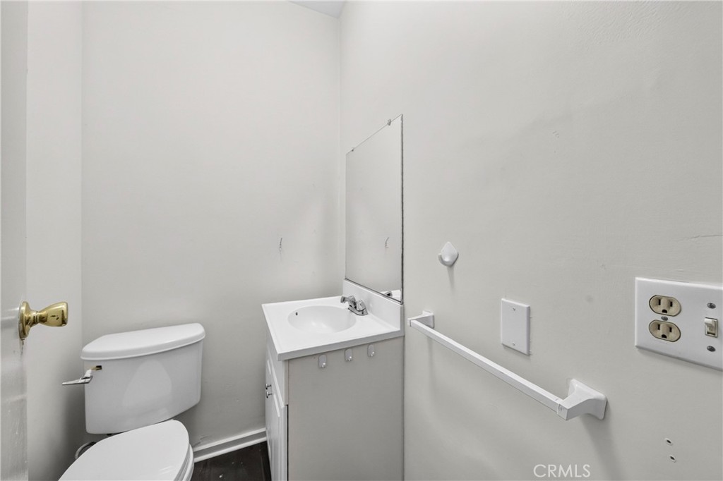 139 S Manhattan Property Photo 19