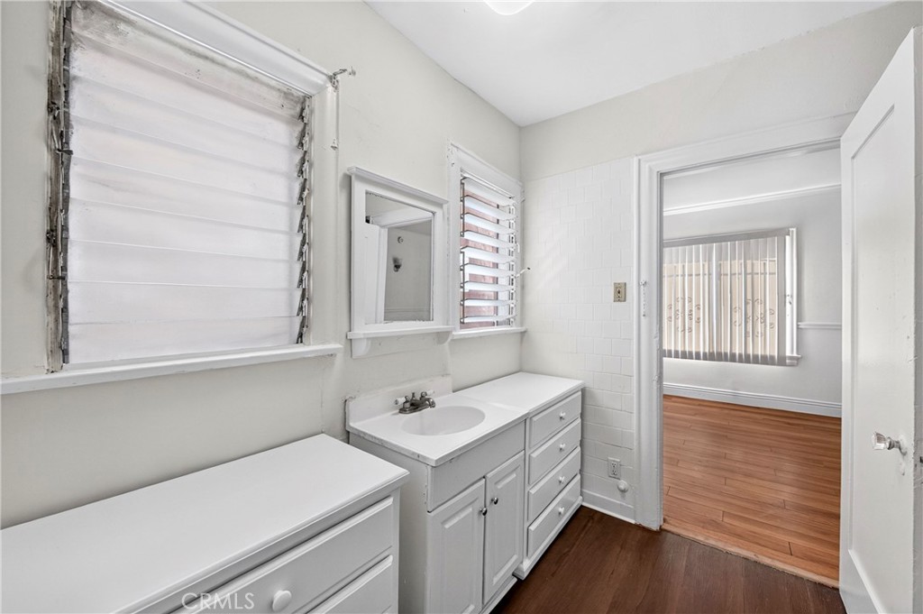 139 S Manhattan Property Photo 23