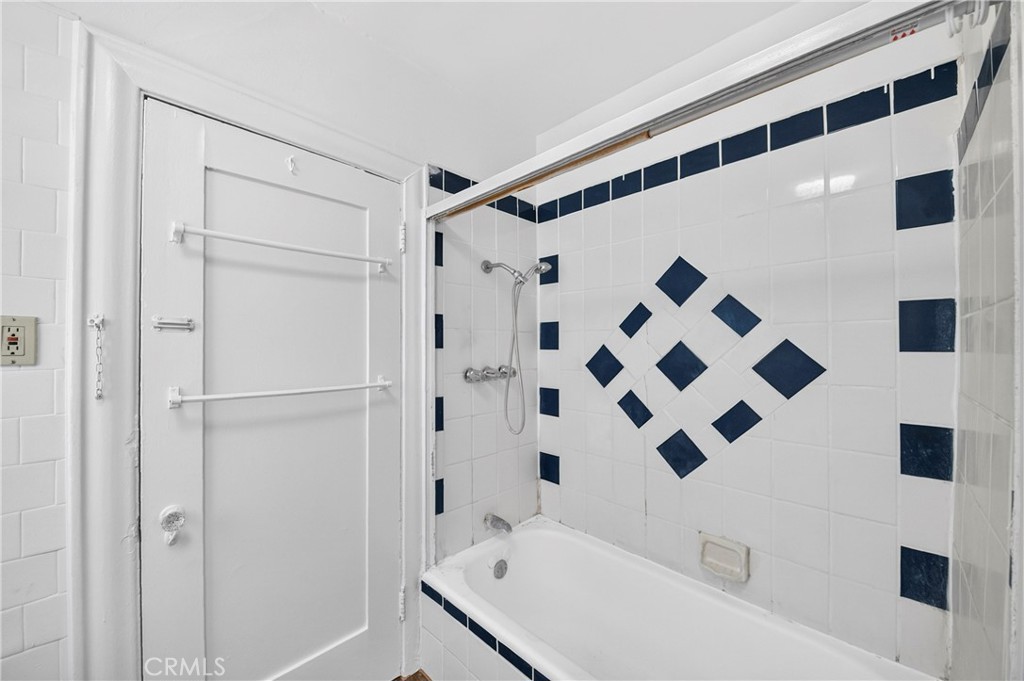 139 S Manhattan Property Photo 24