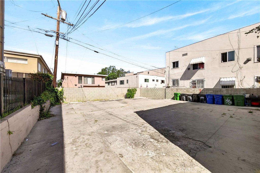 139 S Manhattan Property Photo 33