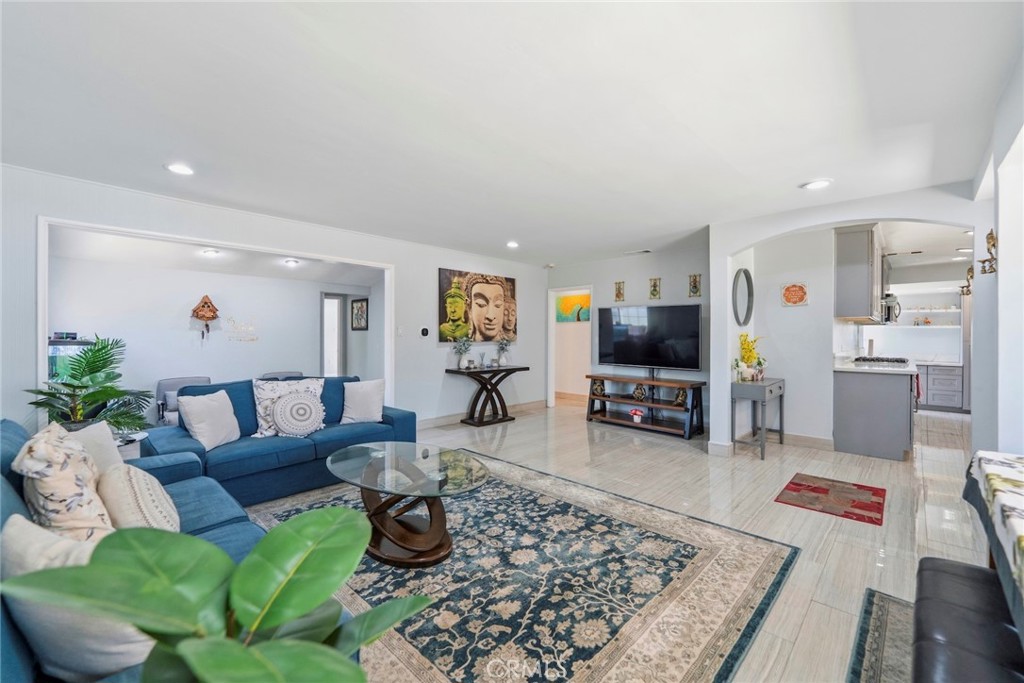 9546 Cecilia Property Photo 6