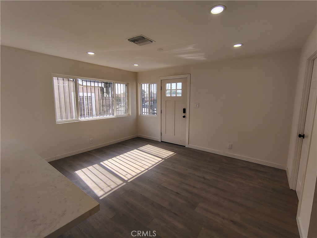 231 E Century Property Photo
