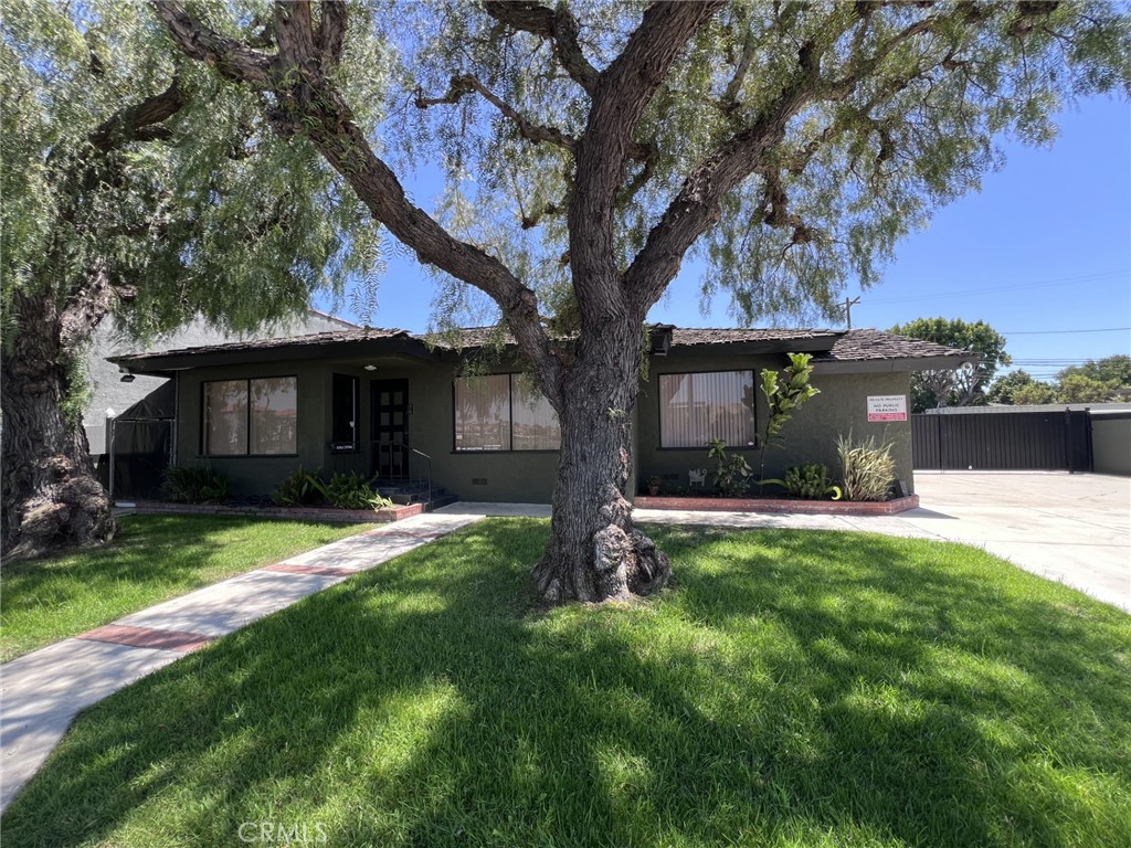 4652 Katella Property Photo 1