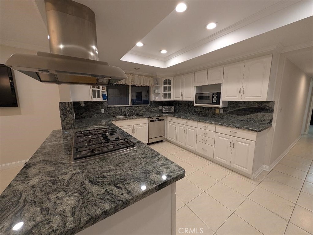 17976 Medley Property Photo 9