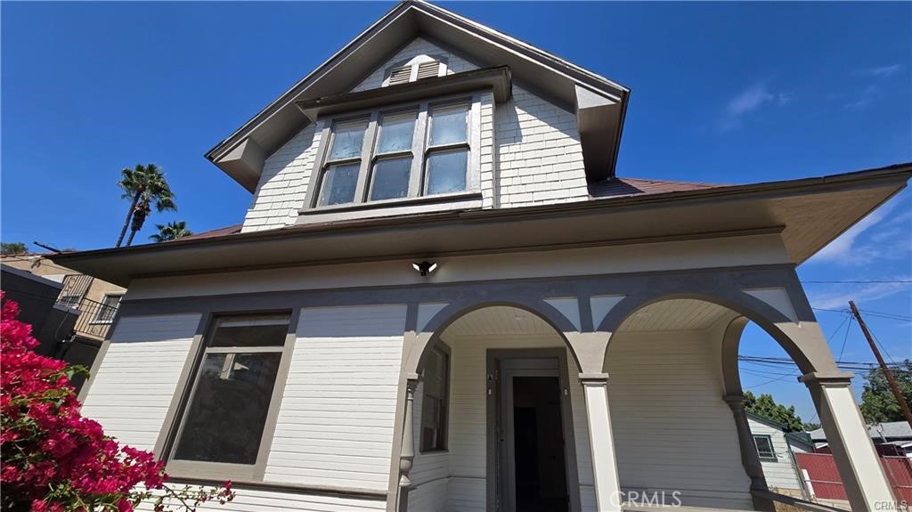 973 N Park Property Photo 2