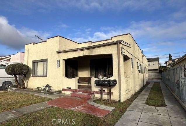 812 N Ridgewood Property Photo 1