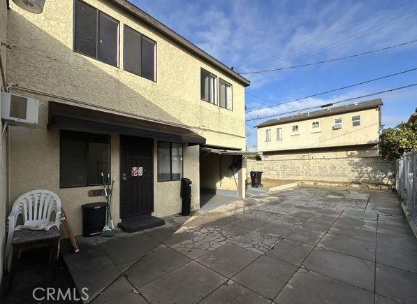812 N Ridgewood Property Photo 3