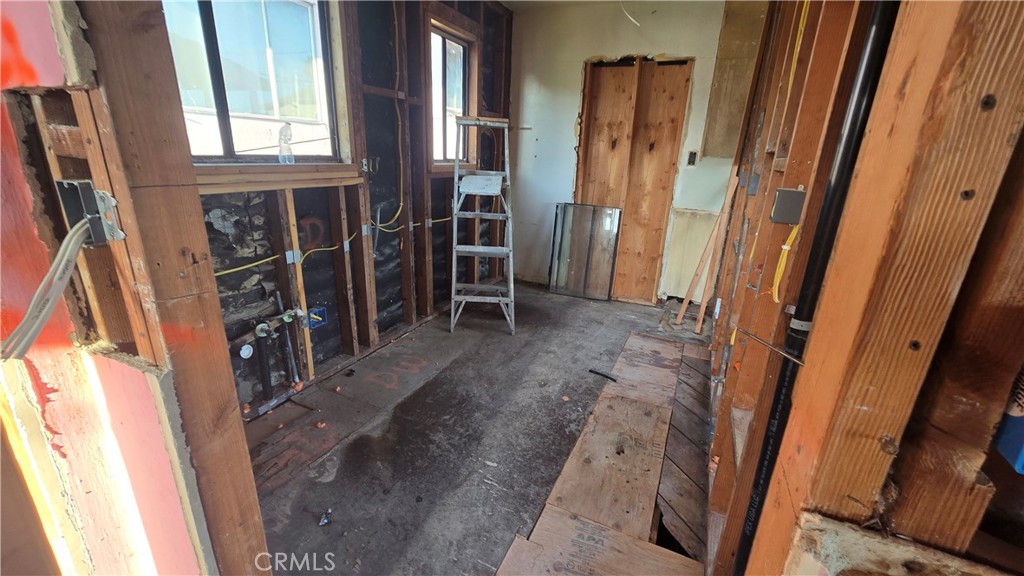 812 N Ridgewood Property Photo 4