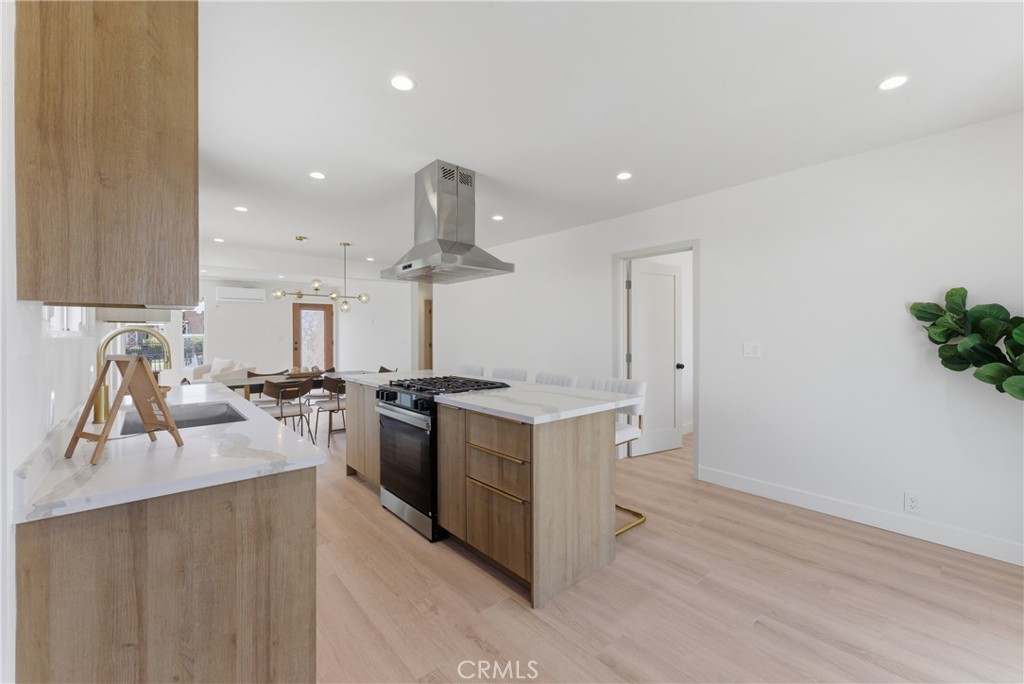 1431 W 90th Property Photo 16