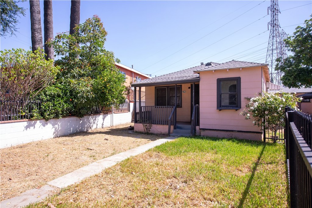 8022 Felix Property Photo 2
