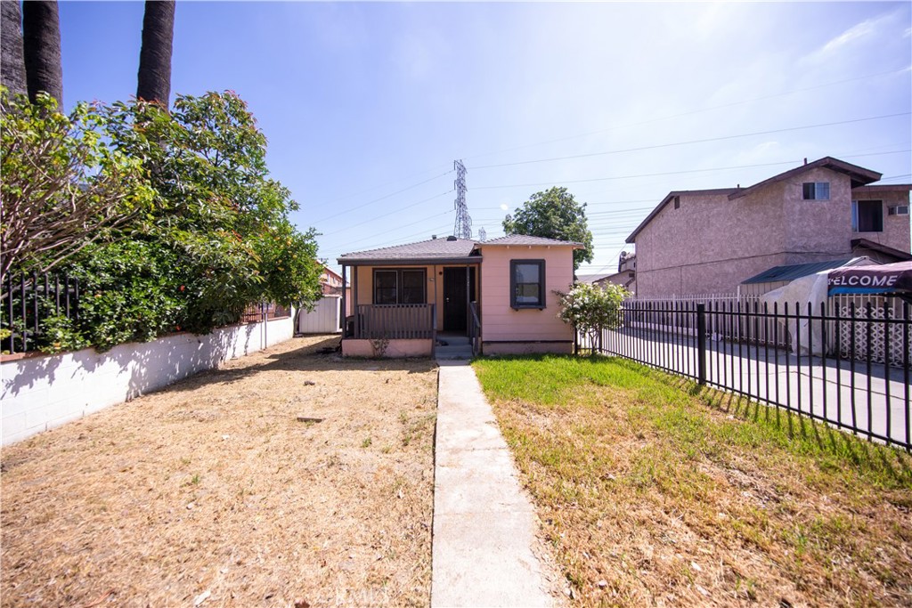 8022 Felix Property Photo 3
