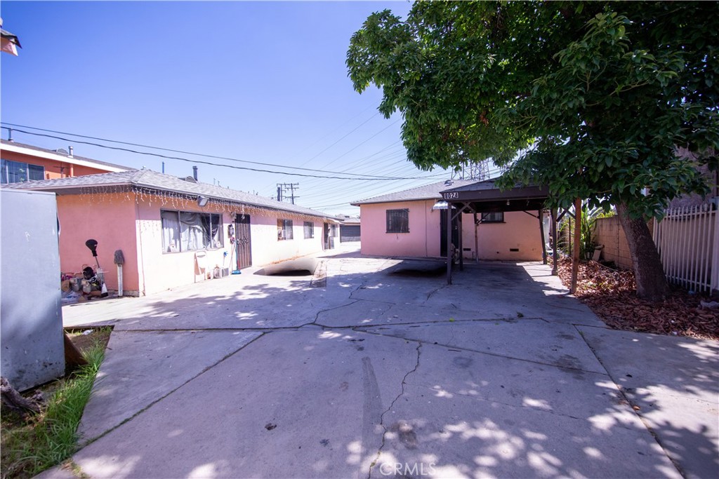 8022 Felix Property Photo 5
