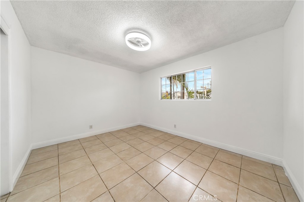 180 E 69th Property Photo 8