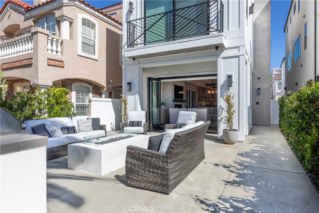 414 9th Property Photo 3