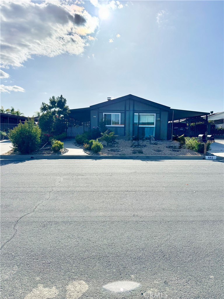 662 Roadrunner Way Property Photo 1