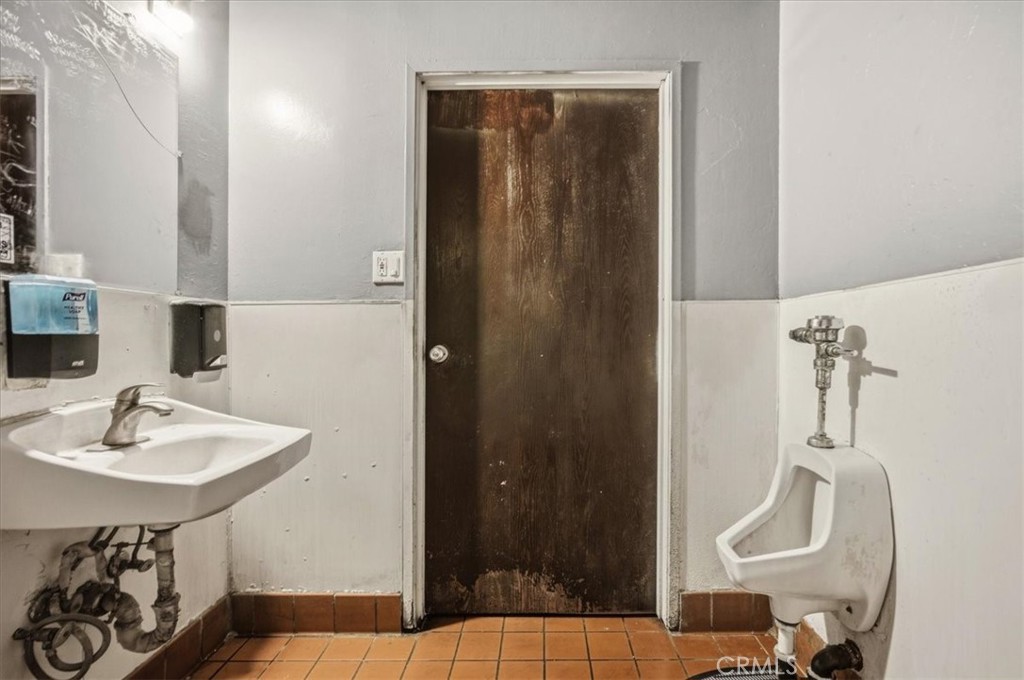 12341 Imperial Highway Property Photo 38
