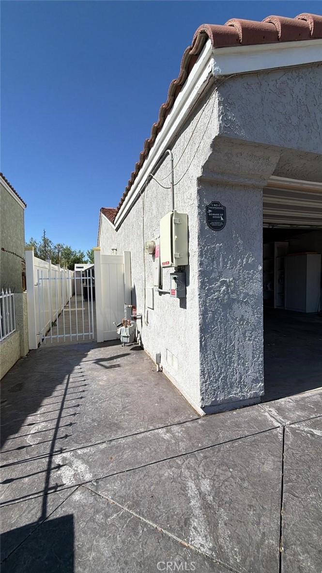 1739 E Avenue R6 Property Photo 3