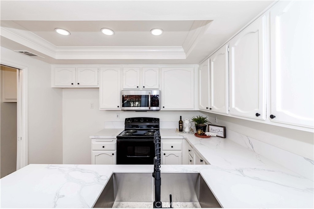2301 Apricot Property Photo 7