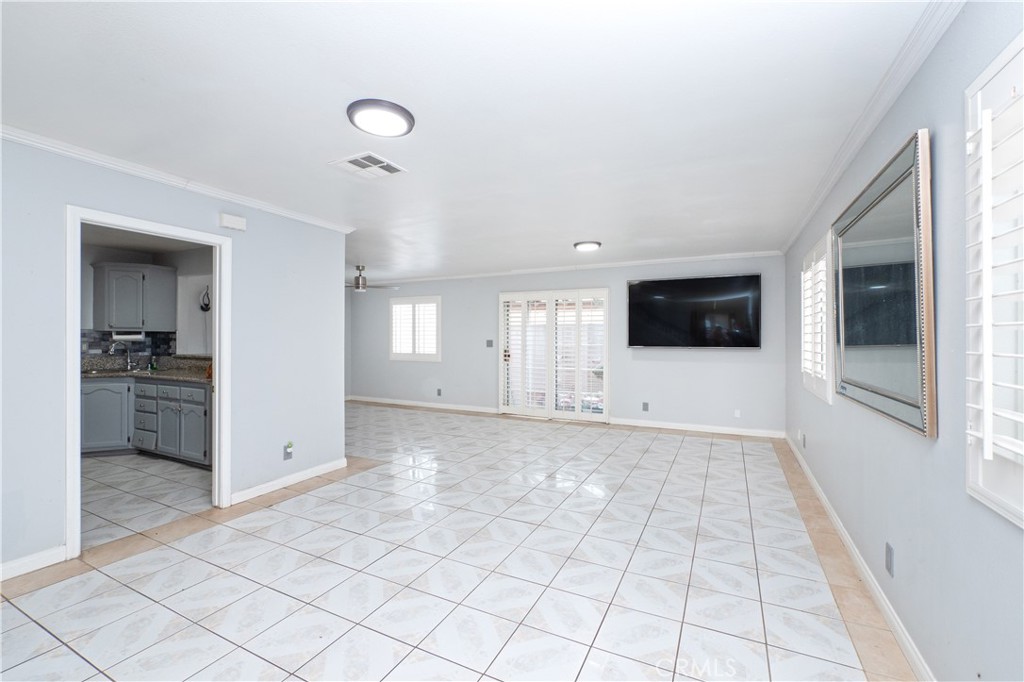 4754 Santa Ana Property Photo 3