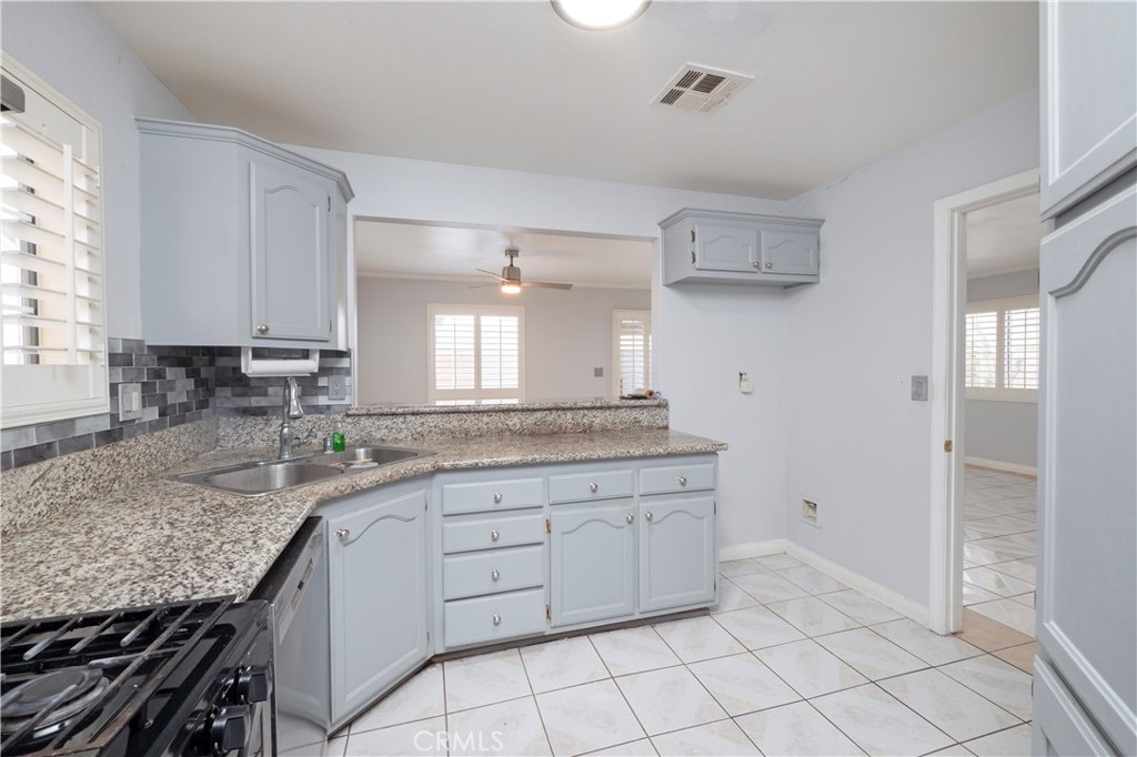 4754 Santa Ana Property Photo 7