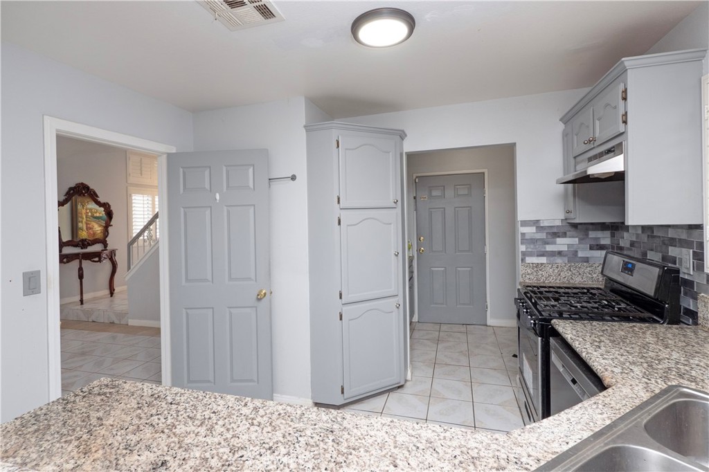 4754 Santa Ana Property Photo 8