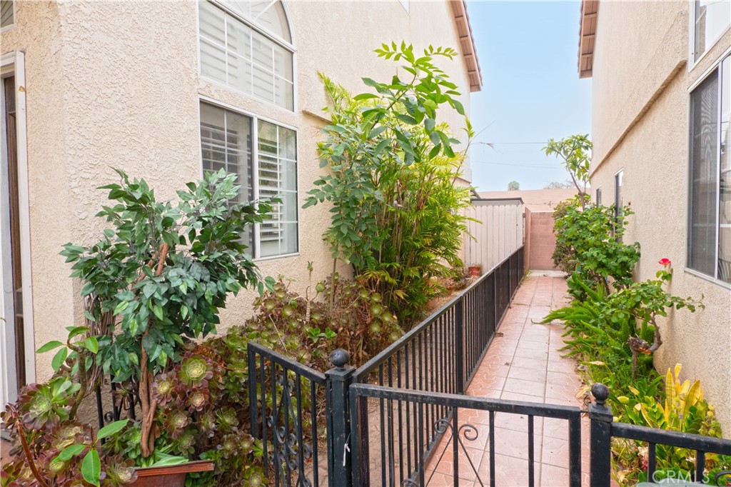 4754 Santa Ana Property Photo 23
