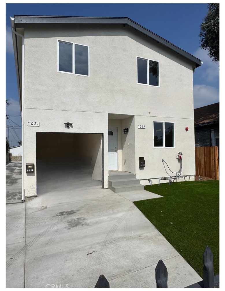 7019 Estrella Property Photo