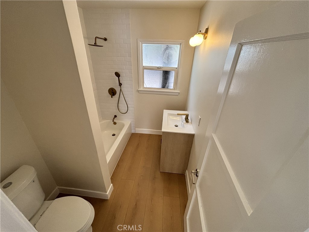 974 W 5th Property Photo 15