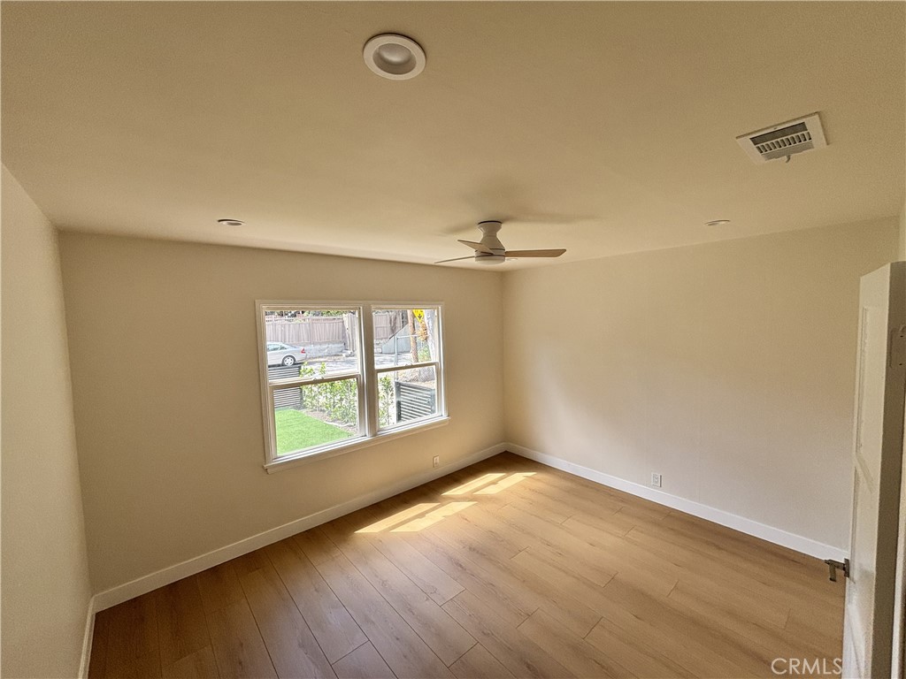 974 W 5th Property Photo 19