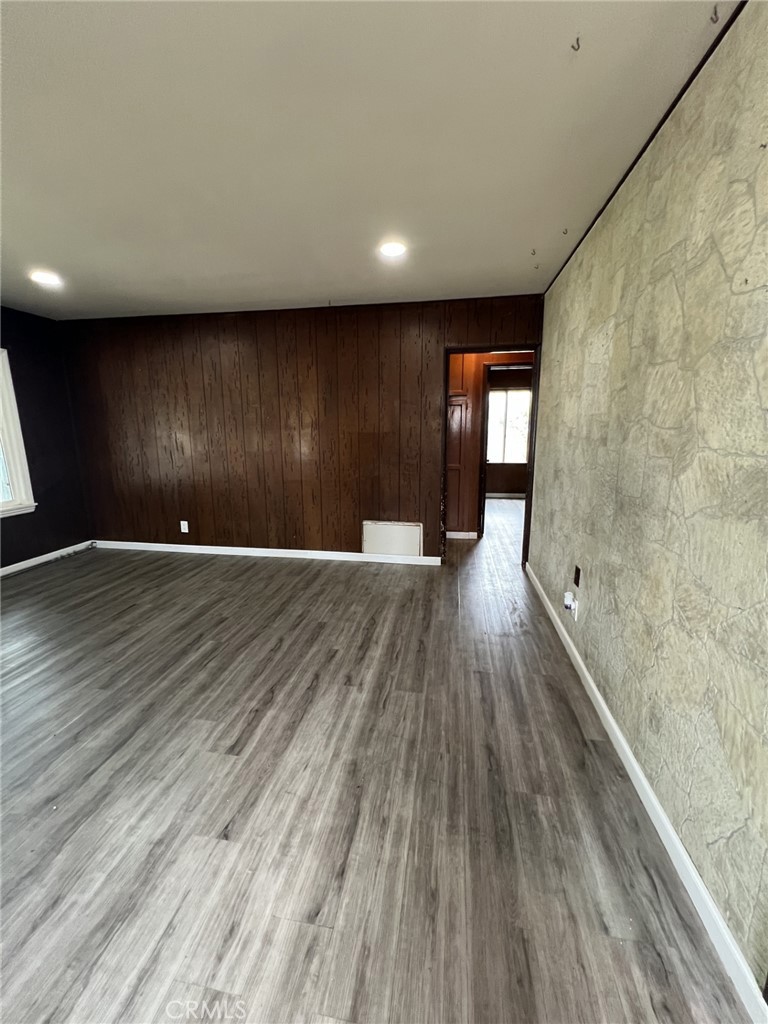 14826 Dalwood Avenue Property Photo 9