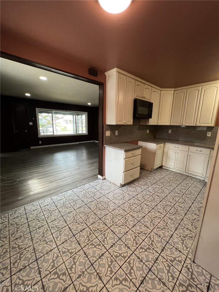 14826 Dalwood Avenue Property Photo 12
