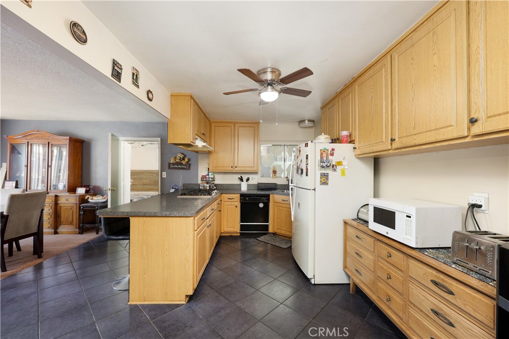 9016 Los Angeles Street Property Photo 6