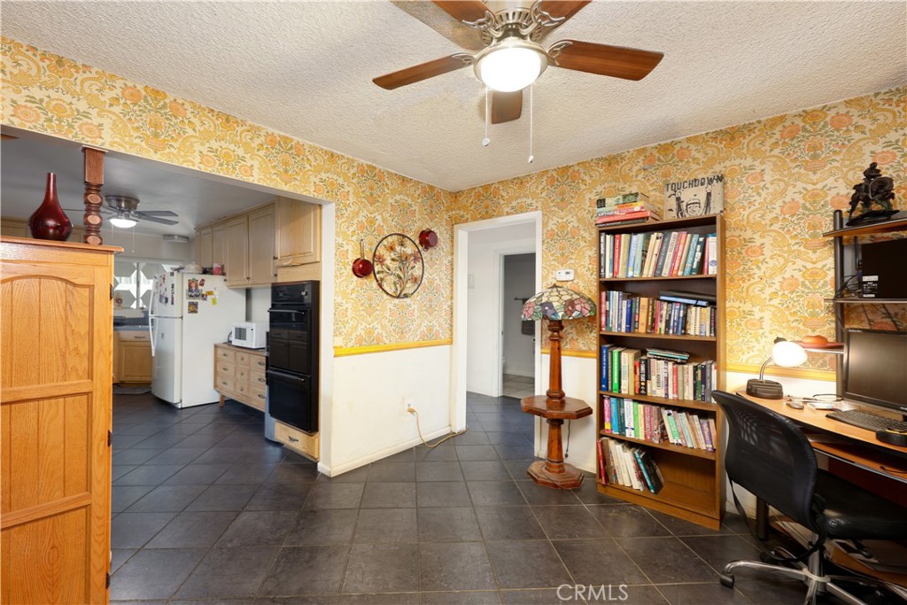 9016 Los Angeles Street Property Photo 7