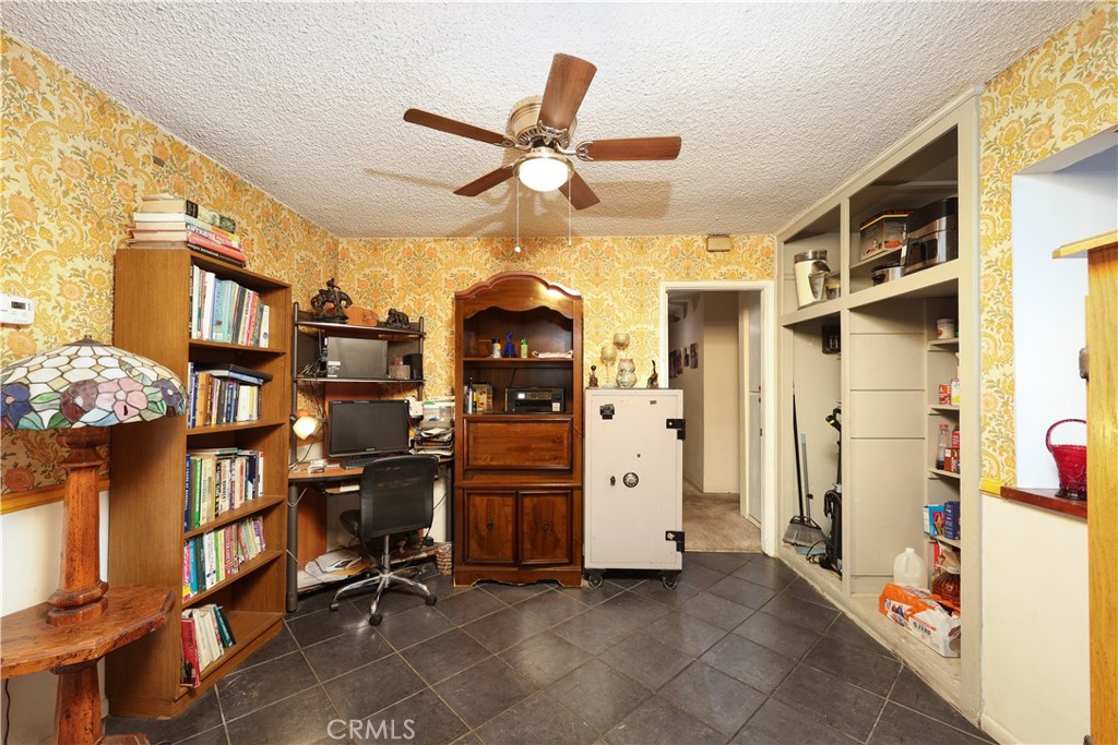 9016 Los Angeles Street Property Photo 10