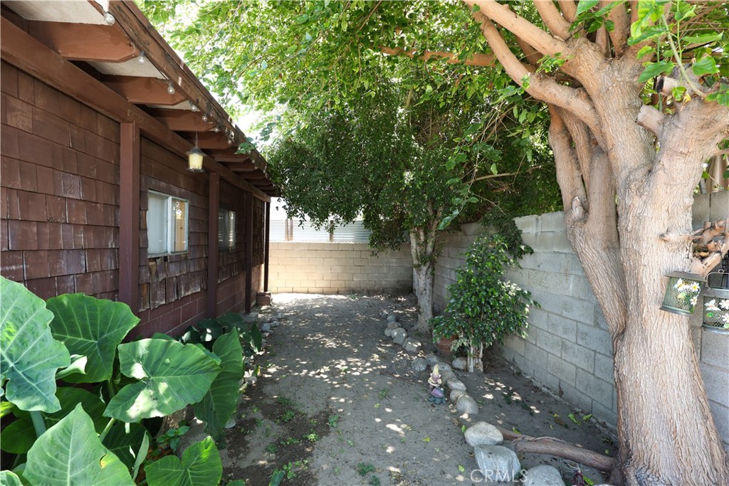 9016 Los Angeles Street Property Photo 38