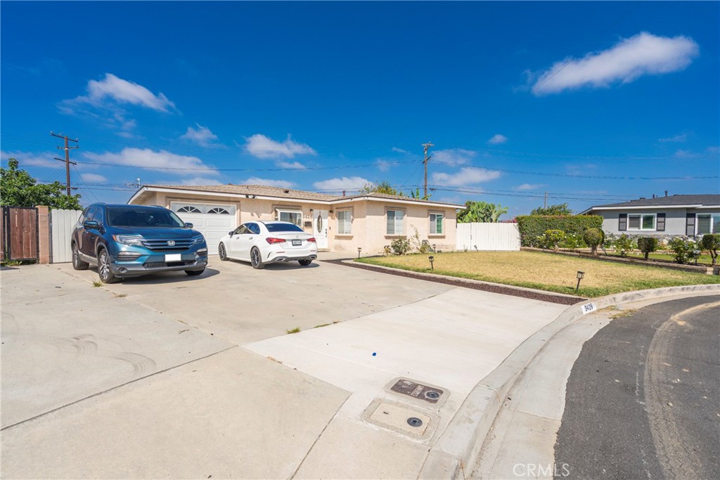 9426 Mirage Ave Property Photo 2