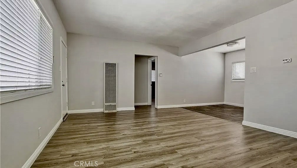 2535 W Imperial 5 Property Photo 4