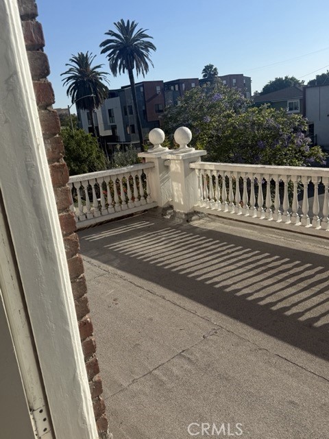 138 N Manhattan Property Photo 21