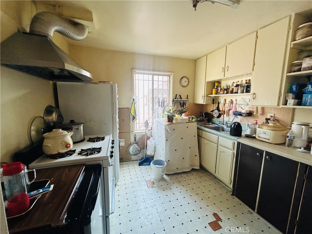 974 Chung King Road Property Photo 11