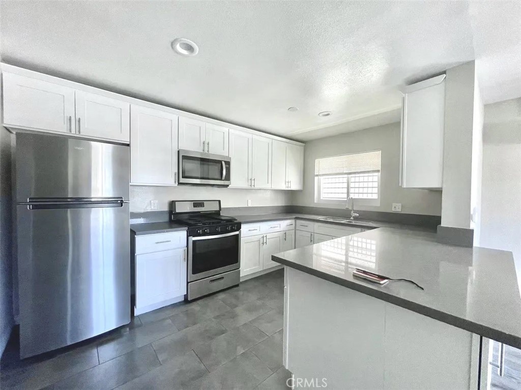 1114 Exposition Boulevard Property Photo 3