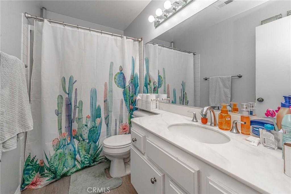 26212 Rainbow Glen Property Photo 19