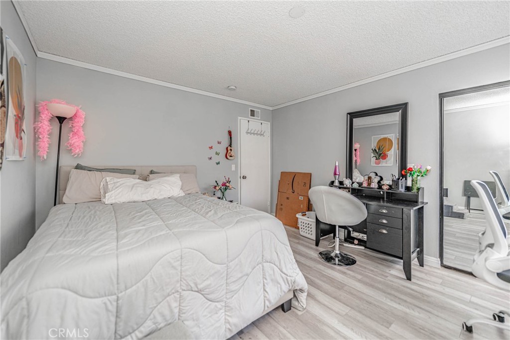 26212 Rainbow Glen Property Photo 24