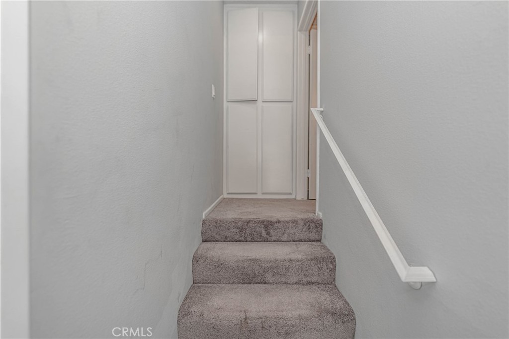26212 Rainbow Glen Property Photo 25