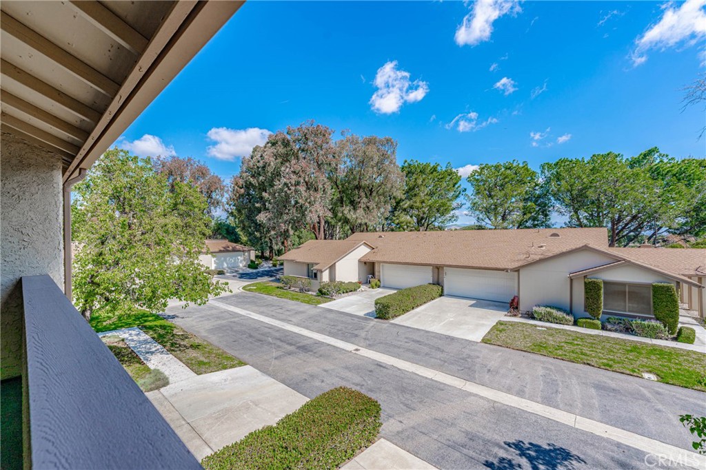 26212 Rainbow Glen Property Photo 33
