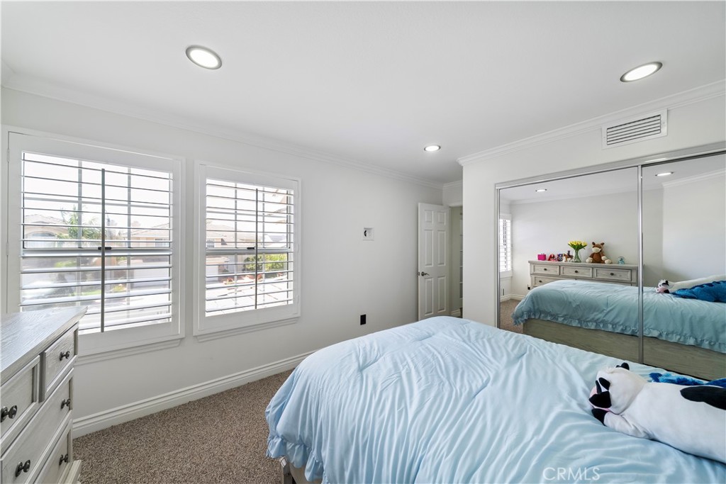 5530 Samantha Property Photo 34
