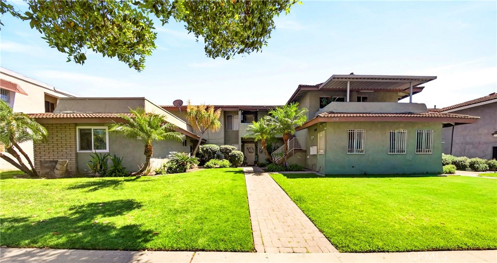 1918 E Del Mar Property Photo 1
