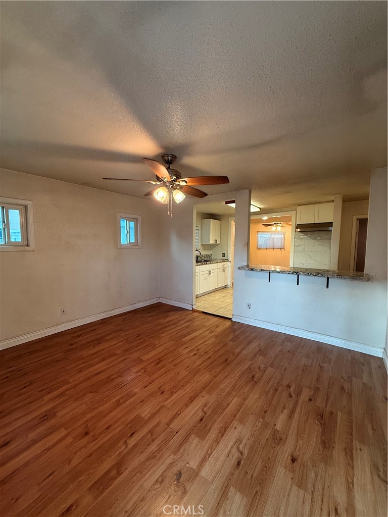13606 S Largo Avenue Property Photo 3