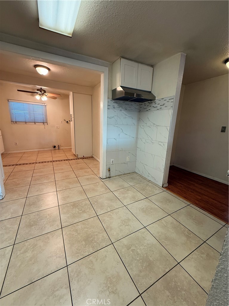 13606 S Largo Avenue Property Photo 5