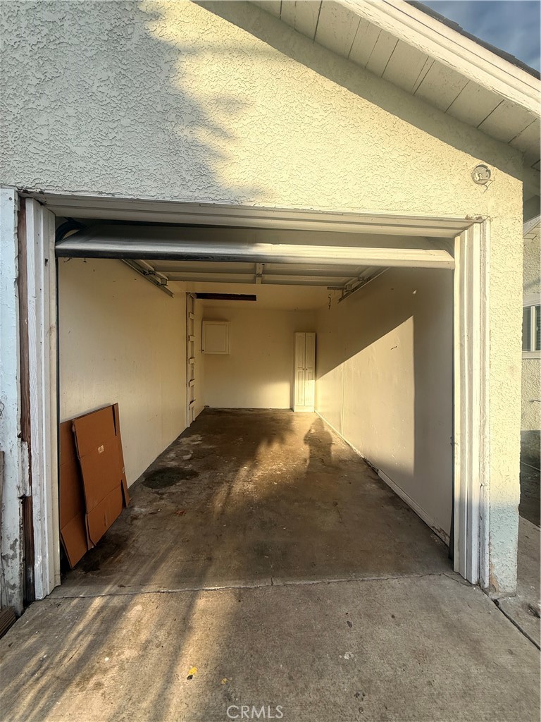 13606 S Largo Avenue Property Photo 11